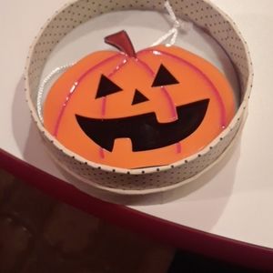 Erstwilder collector pin